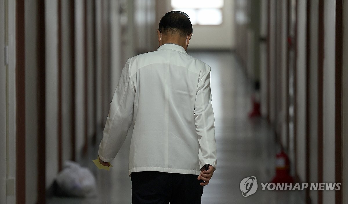 의사들 "원점 재검토가 통일안"…10일 집단 휴진 강행(종합)