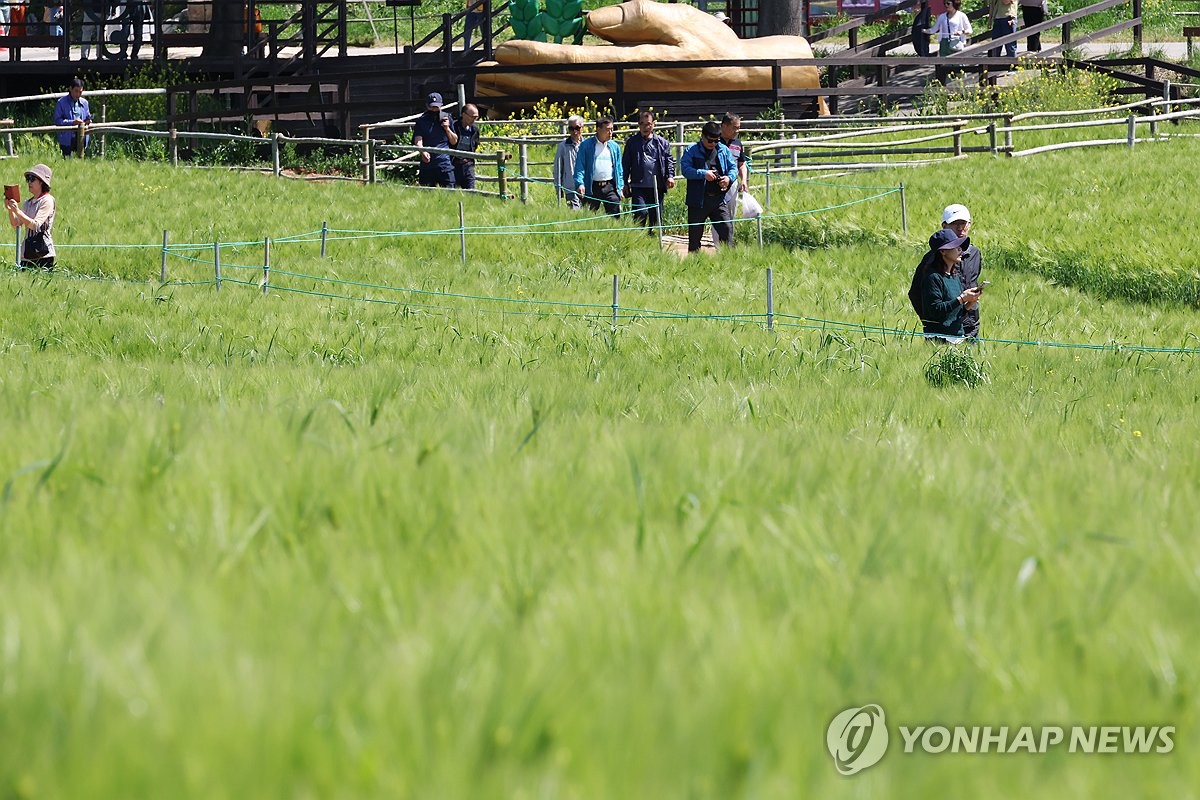 전북 구름 많고 일교차 커…낮 최고 27도