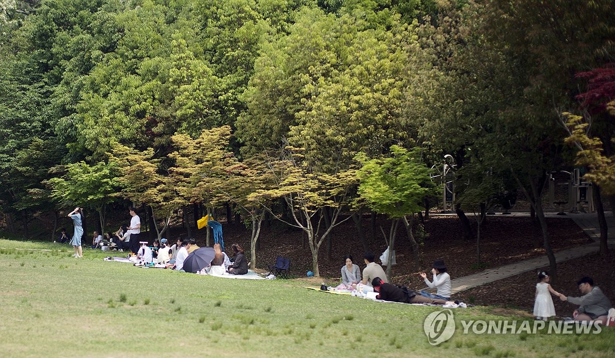 전국 흐리고 남부·제주 비…낮 최고 16∼25도