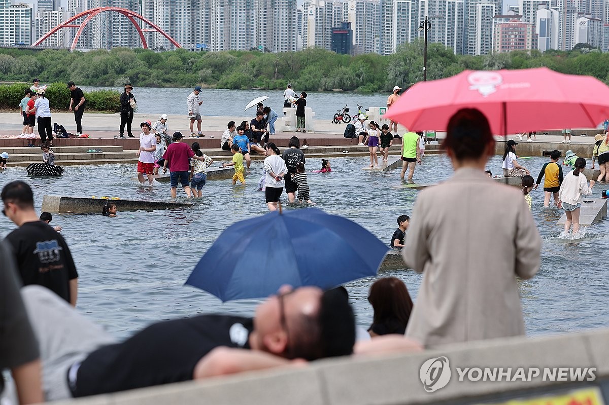 [날씨] 수도권·강원 흐리고 빗방울…낮 최고 17∼30도