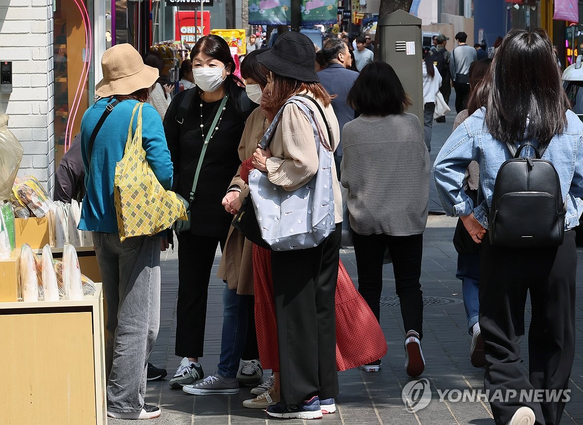 '황금연휴 전국 북적북적'…호텔·유통가 '함박웃음'