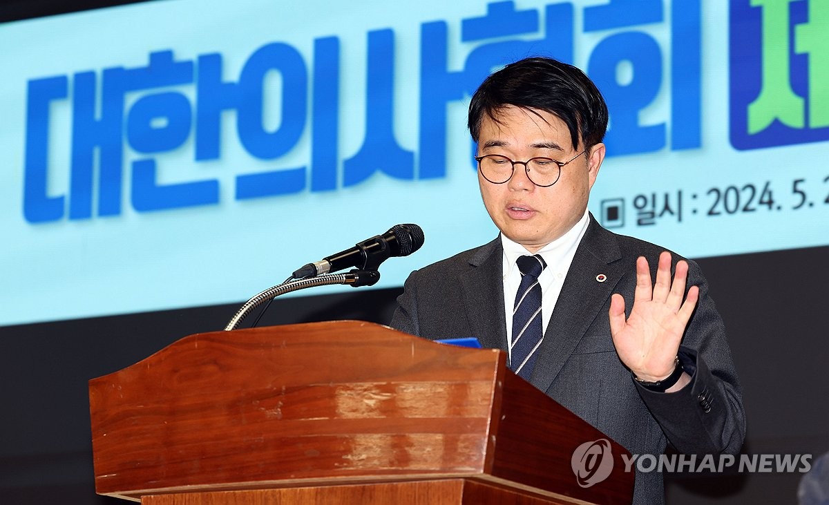 의협 새회장 "의료농단 바로잡겠다…2천명 의대증원 뜯어고칠 것"