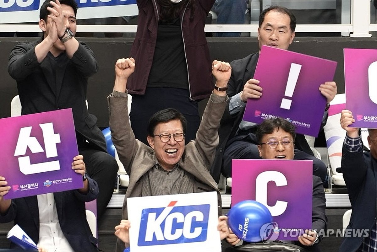 정규리그 5위 KCC, 6강 PO부터 '슈퍼 팀 본색'…우승 샴페인까지(종합)