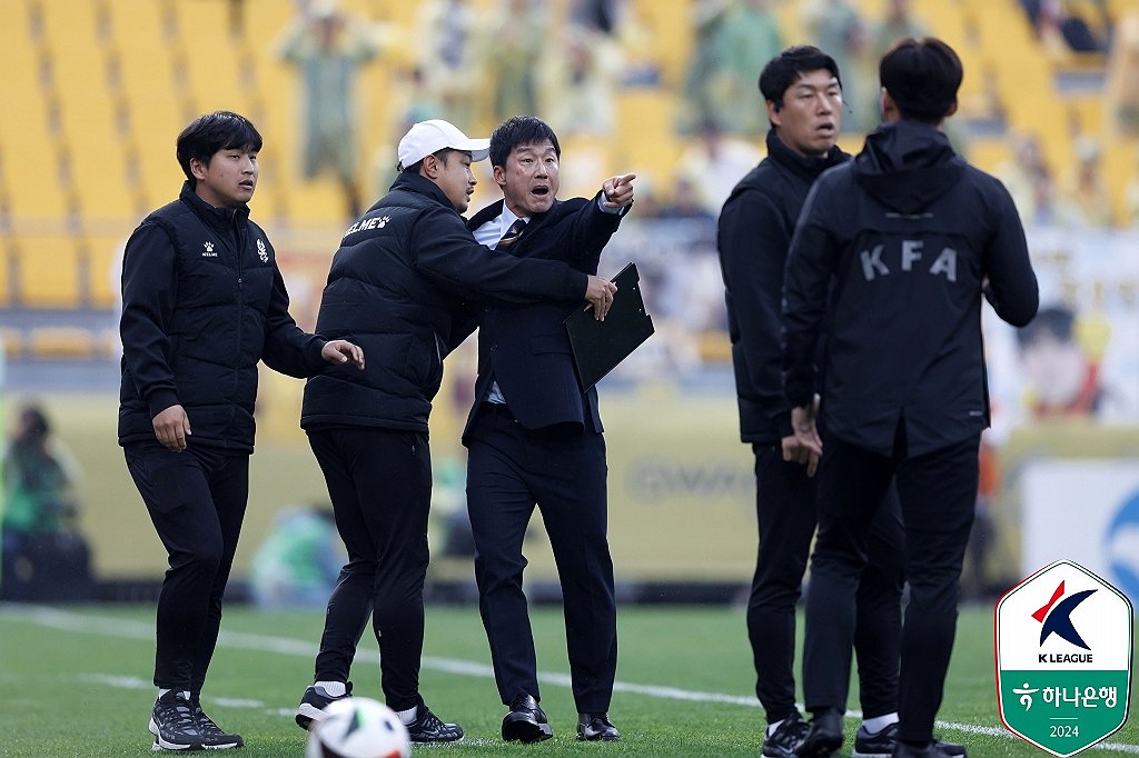 고공비행 포항·김천과 추락한 서울·전북…한 바퀴 돈 K리그1