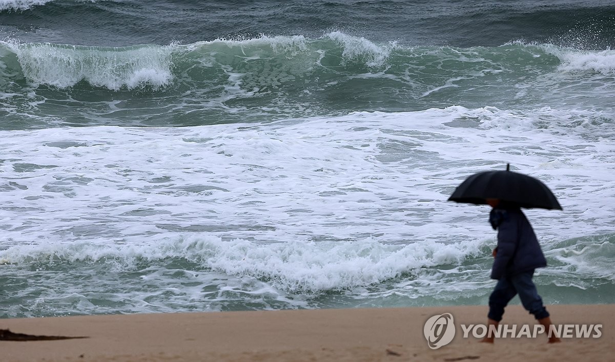 [날씨] 전국 돌풍에 천둥번개 비…강원 산지엔 때늦은 눈소식