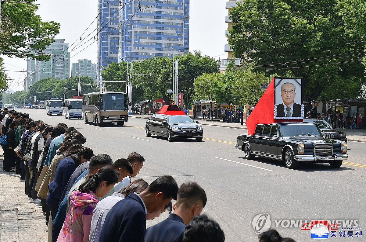 '北괴벨스' 김기남 영결식…김정은, 장지까지 동행하며 예우(종합)