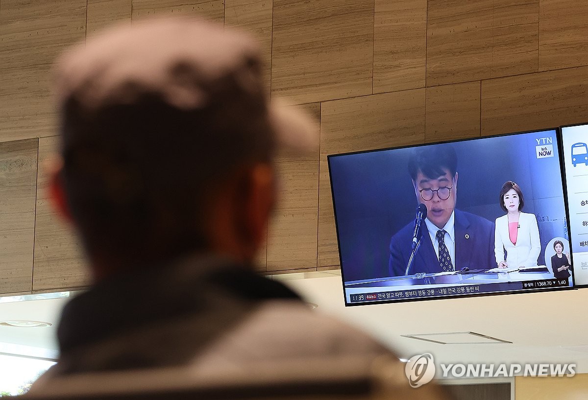 의협, 전국 6곳서 '의대증원 반대' 촛불집회…총파업 선언할까