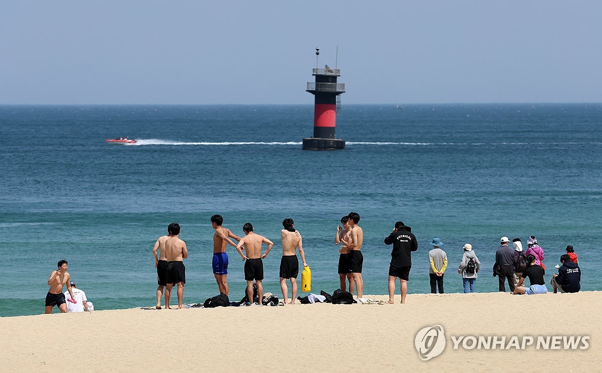 강원 낮 최고 32도 더위…내륙·산지 오전까지 안개