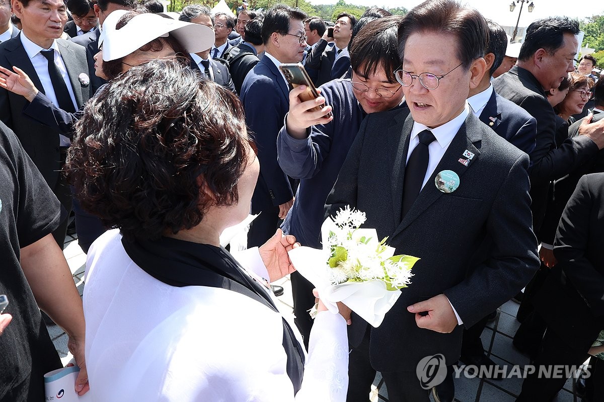 민주, 광주 텃밭서 파상공세…'尹 특검·정권 끝장' 구호도