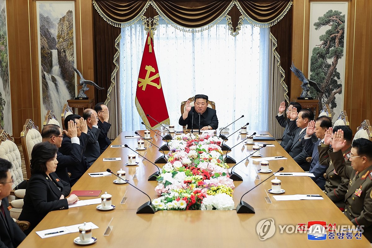 북, 정치국 회의 열고 군사과업 논의…내달 하순 전원회의 소집(종합)