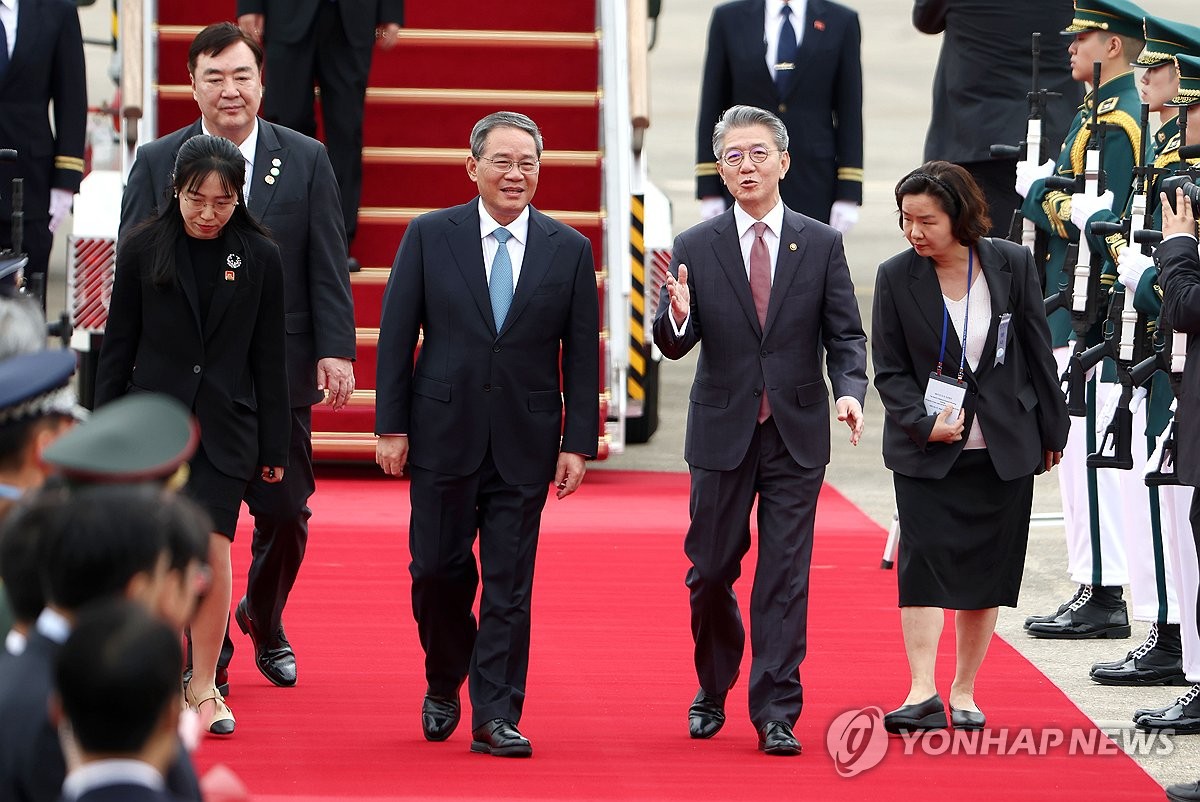 中리창, 한중일 정상회의 참석차 서울 도착…尹·기시다와 회담