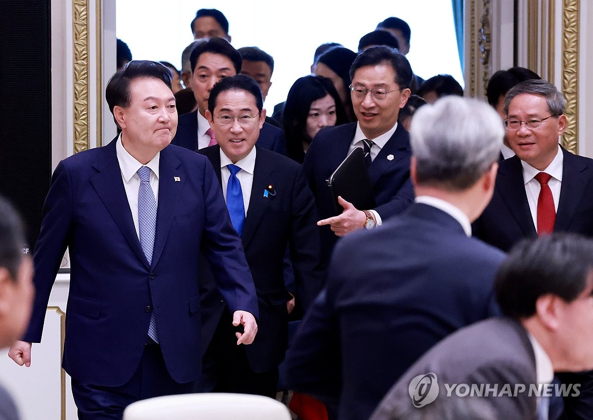 尹대통령 "굳건한 3국협력으로 외연 확장 기대"