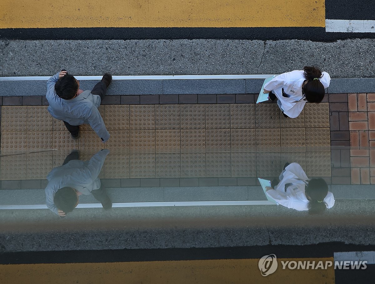 '전공의 없는 100일' 대학병원 경영 악화일로…"줄도산 위기"