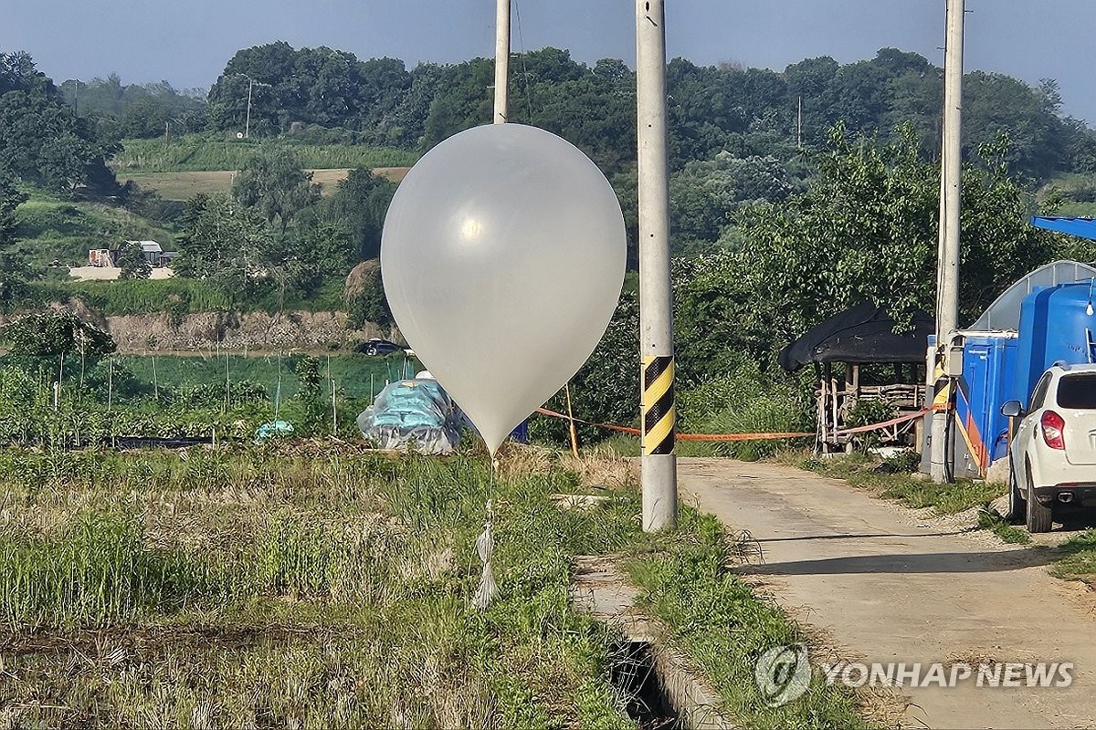 강원 접경지 주민 "풍선 목격"…대북전단 추정 물체 발견 잇따라(종합)