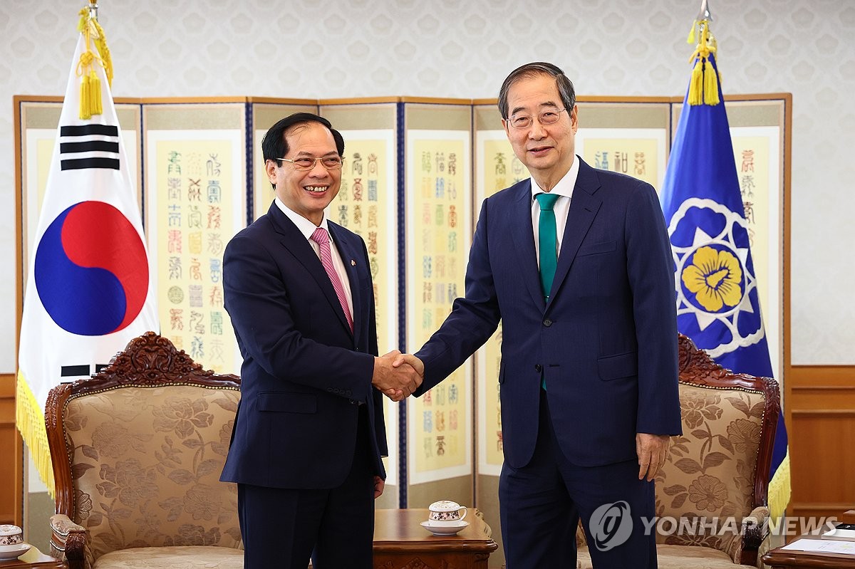 한총리, 베트남 외교장관 접견…"전략적 교류가 중요"