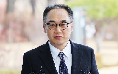 [속보] 검찰총장, 명품백 의혹에 "법리따라 엄정 수사…지켜봐달라"
