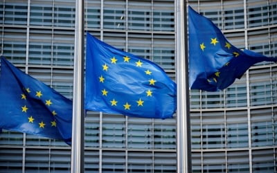 EU,세계 첫 AI법 승인, 6월 발효돼 내년부터 적용