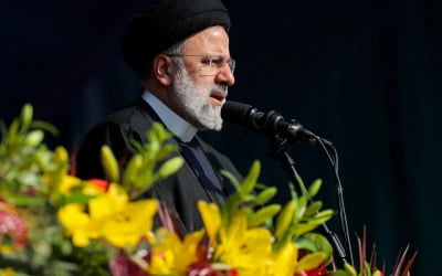 [속보] 이란군 "'헬기사고' 대통령 구조·수색에 역량 총동원"
