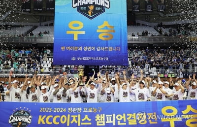 정규리그 5위 KCC, 6강 PO부터 '슈퍼 팀 본색'…우승 샴페인까지(종합)