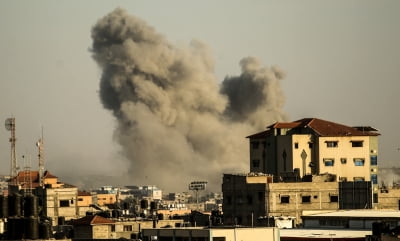 "이스라엘, 라파 주택 공격…팔레스타인 9명 사망"