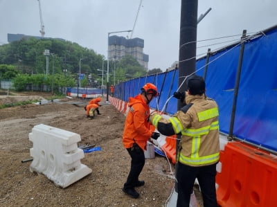 '강풍 동반 비' 인천서 주택·도로 침수…피해 17건
