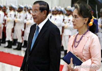 캄보디아 훈 센, 미얀마 군정에 수치와 '안부 영상통화' 요청