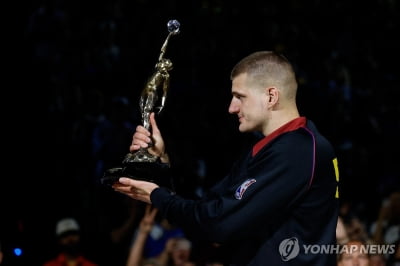 3번째 MVP 트로피 챙긴 요키치, 40점 13어시스트에 무실책