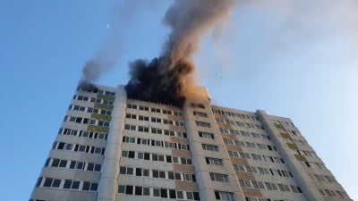 부산 영도구 아파트 화재…1명 연기흡입·주민 30명 대피