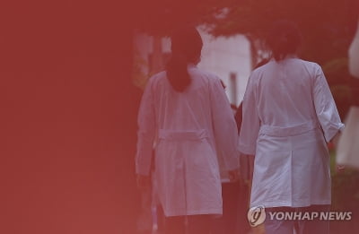 법정공방 패배에 의료계 허탈·분노…"파국 피할 수 없을 것"(종합)