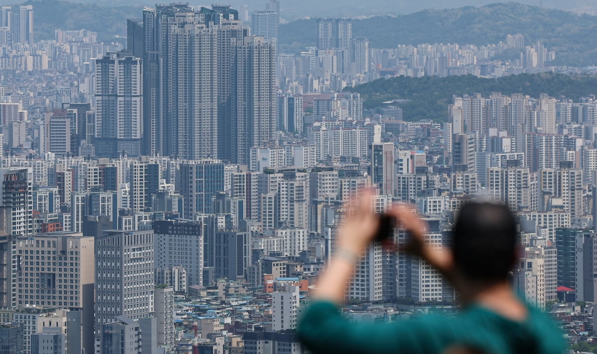 서울 남산에서 바라본 아파트 단지 모습. 사진=사설 카지노1