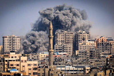 "UN 학교가 하마스 근거지?"…이스라엘 폭격에 최소 39명 사망