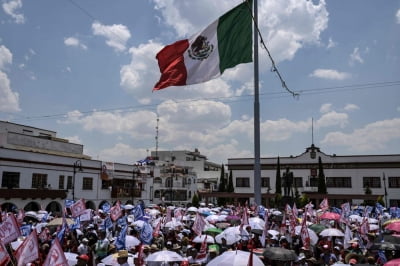멕시코 헌정사 200년만 첫 여성 대통령…"이정표적 선거"