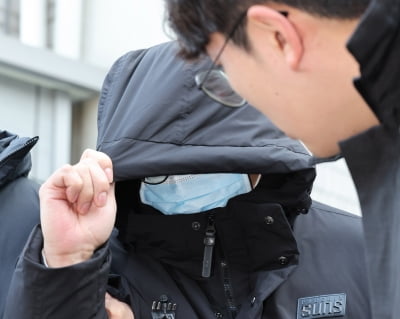 '롤스로이스남' 마약 처방에 환자 성폭행까지…의사 징역 17년
