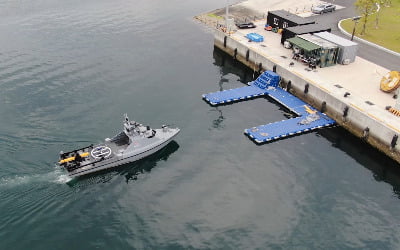 [단독] 韓 해군 무인수상정 양산 전 단계 돌입…수주전서 맞붙는 LIG넥스원 vs 한화
