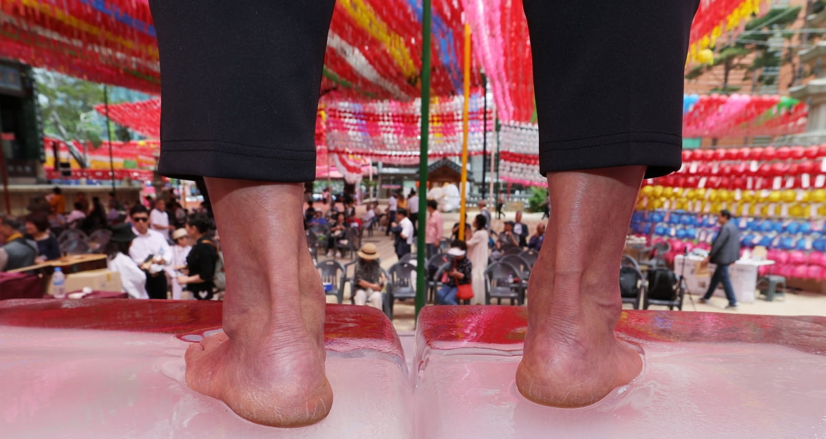 [포토] 맨발의 사나이 조승환, 세계 신기록 도전