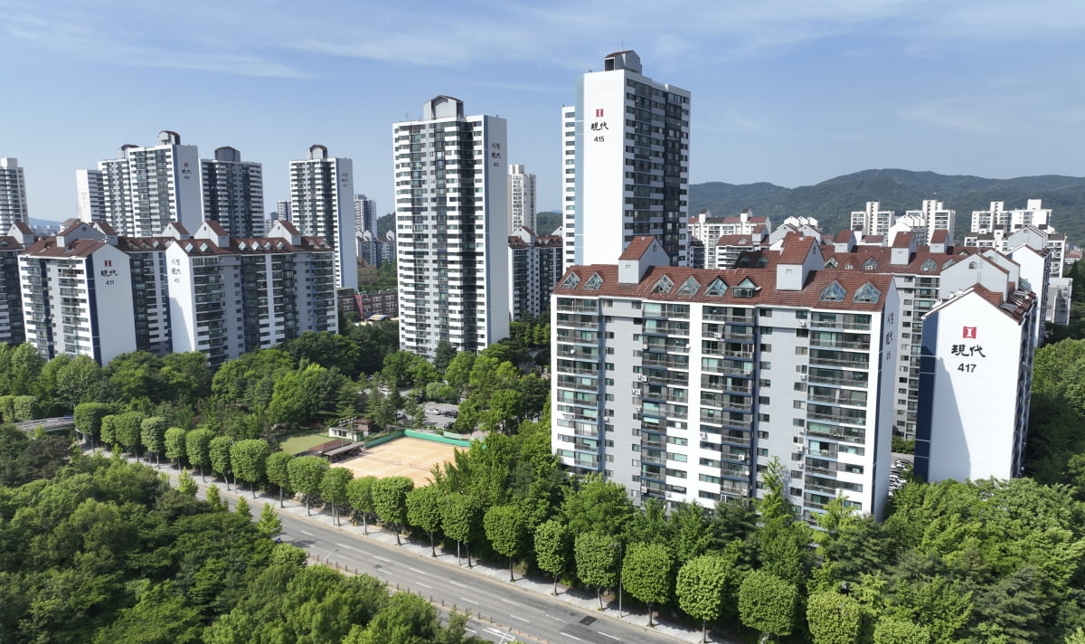 치솟는 서울 전셋값…세입자를 위한 임대차법에 세입자가 울고있다