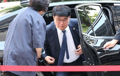 "전공의 죄 없는 것 전국민 알아"…의협 회장 경찰 출석
