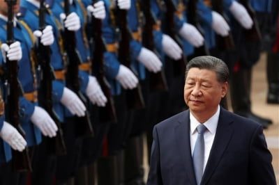 "총구는 충성하는 자가 통제" 시진핑, 공산당에 절대적 충성 주문