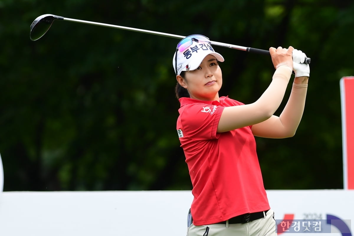 [포토] 장수연, '페어웨이로 날아라' (BC카드·한경 레이디스컵 2024)