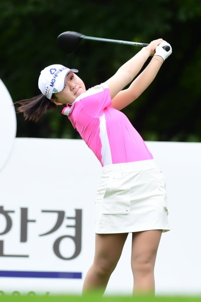 [포토] 이제영, '작지만 다부진 티샷' (BC카드·한경 레이디스컵 2024)