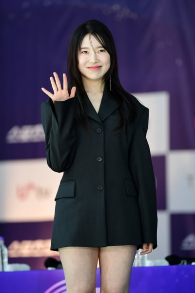 [포토] 김아영, '사랑스러운 손인사~'