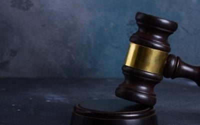 '롤스로이스男' 마약 처방 성형외과 의사…결국 징역 17년 선고