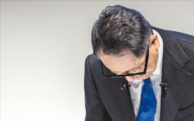 또 고개 숙인 도요타…'日국민차' 코롤라 10년간 안전·성능 속여 팔아