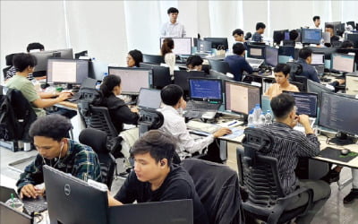 "임금 7분의 1"…IT업계, 캄보디아 개발자에 '러브콜'