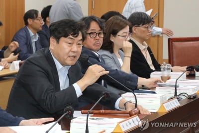 "특고·플랫폼노동자는 근로자 아냐" 최저임금 노사 범위두고 공방