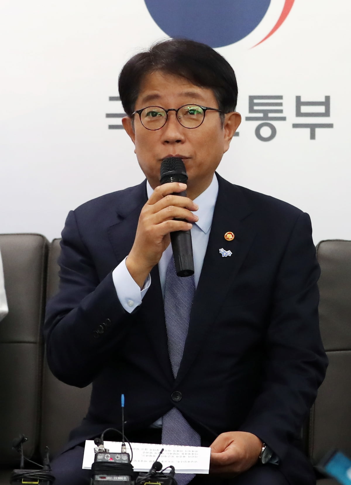 “덜렁덜렁 계약한 탓” 국토부 장관, 전세 사기 피해자 ‘두 번 울려’