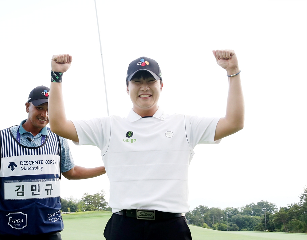 한국오픈 챔프 김민규, 2년 만에 통산 2승…데상트 매치 제패(종합)