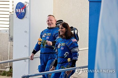 보잉 '스타라이너', ISS 도킹…NASA 우주비행사 2명 1주일 체류(종합)