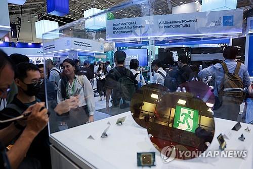 "와이파이 이후 가장 흥미로워"…'AI PC' 시장 경쟁 치열