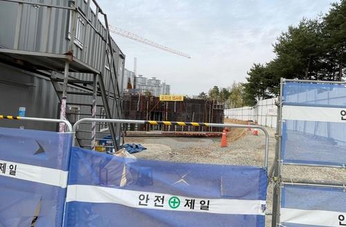 원-하도급사 공사대금 갈등에 파주 복지관 15개월째 공사 중단